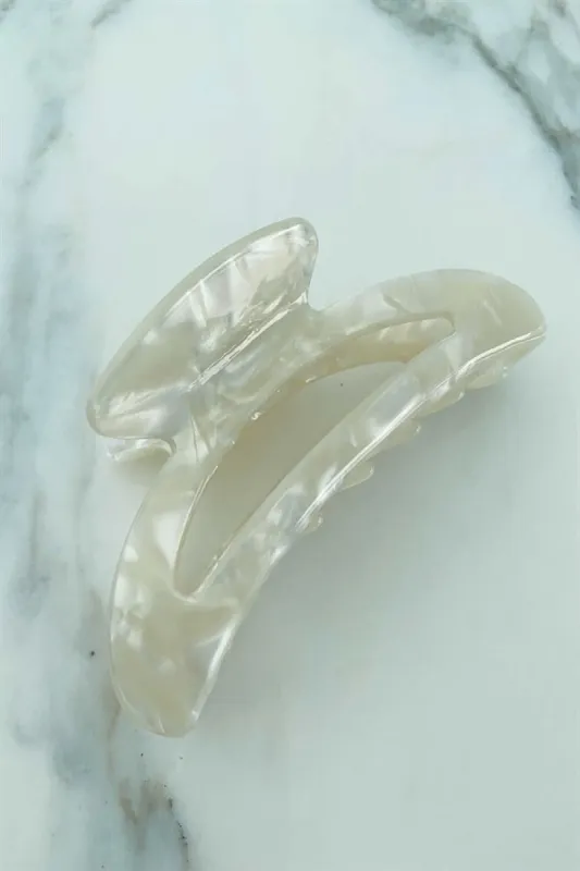 Porcelain Claw Clip sold by Sabo Skirt