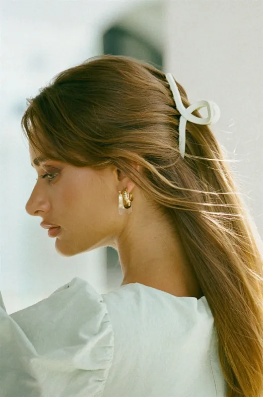 Twist Claw Clip sold by Sabo Skirt