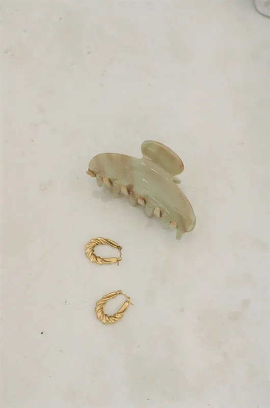 Pistachio Claw Clip sold by Sabo Skirt