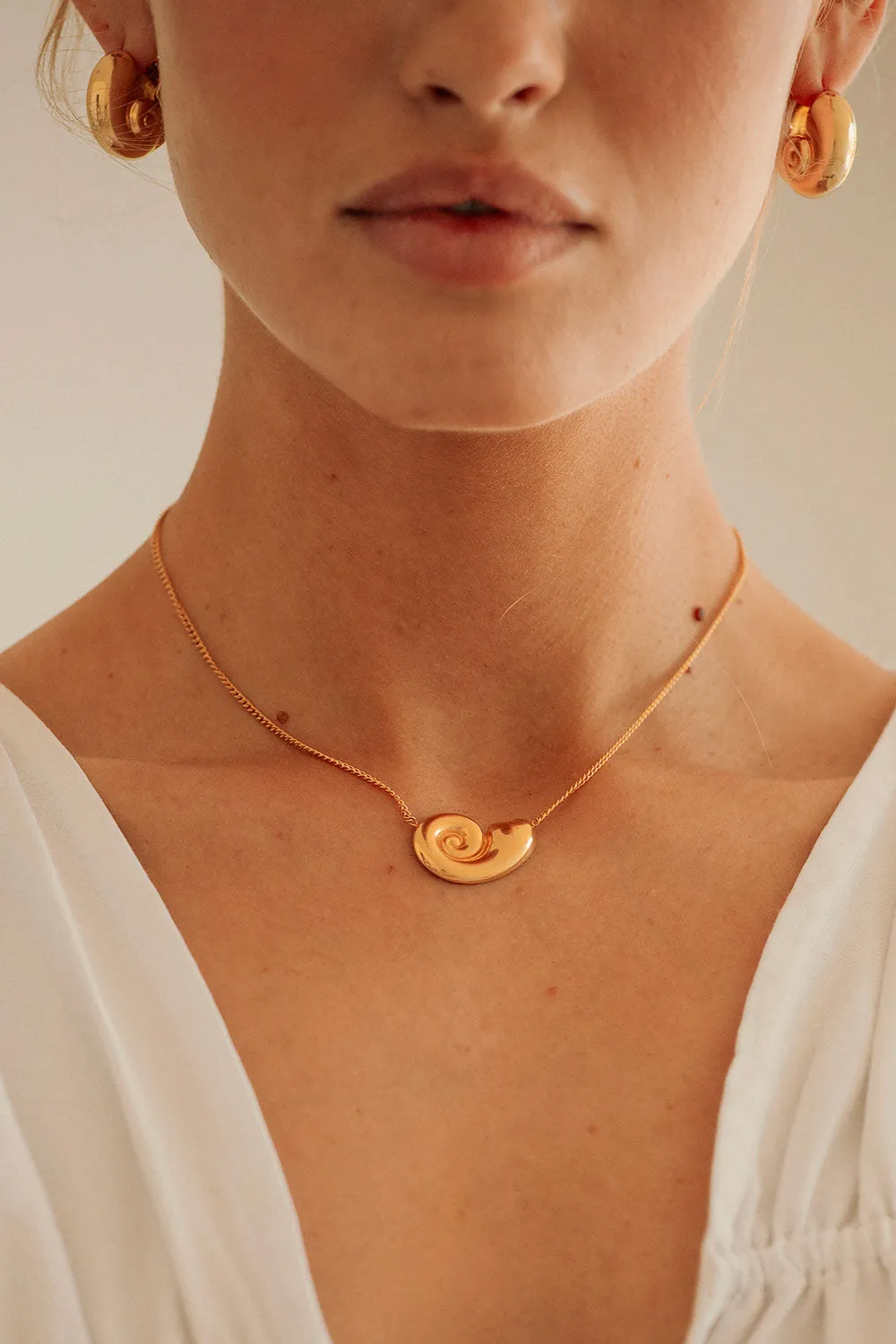 Twirl Shell Necklace sold by Sabo Skirt product image thumbnail 3