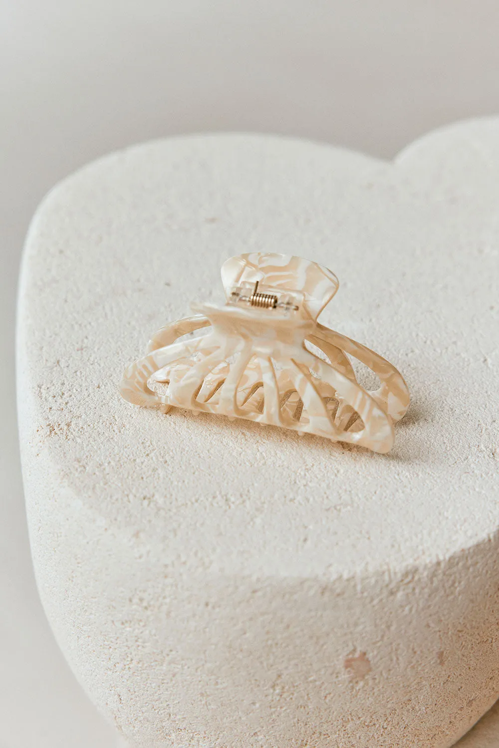 Ace Claw Clip sold by Sabo Skirt