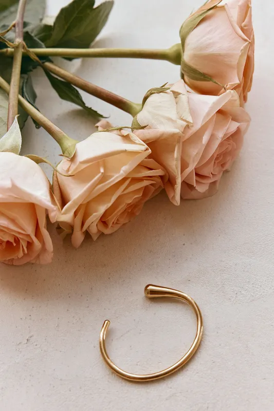 18K Salma Bangle made by Sabo Skirt