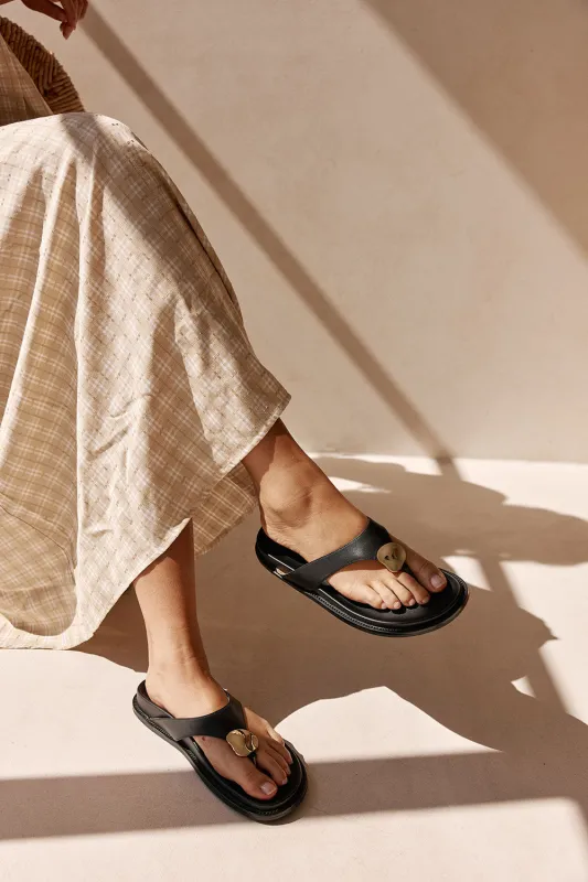 Ale Sandals - Black made by Sabo Skirt