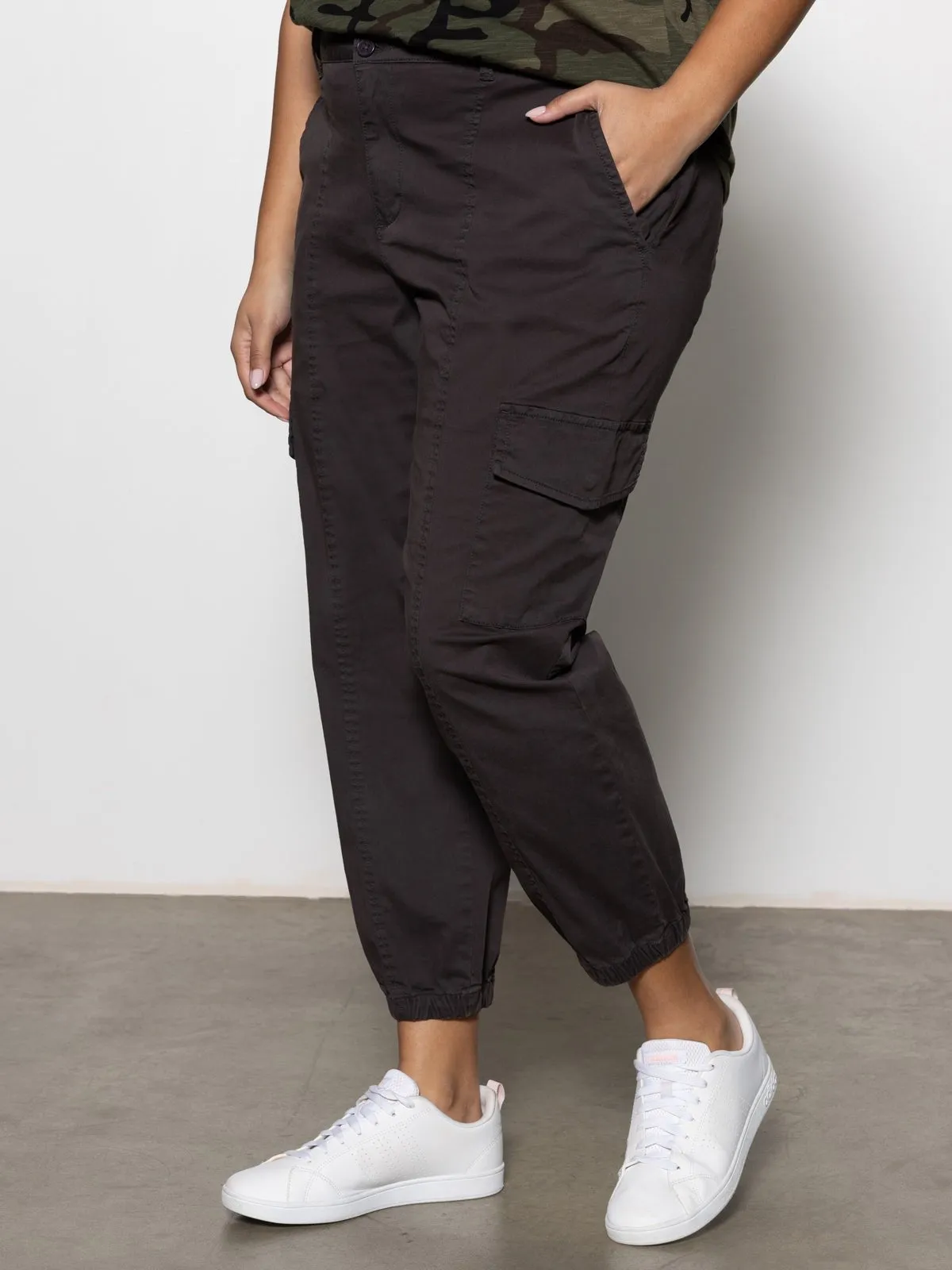 Rebel Standard Rise Pant Obsidian Extended Sizing sold by Sanctuary product image thumbnail 2