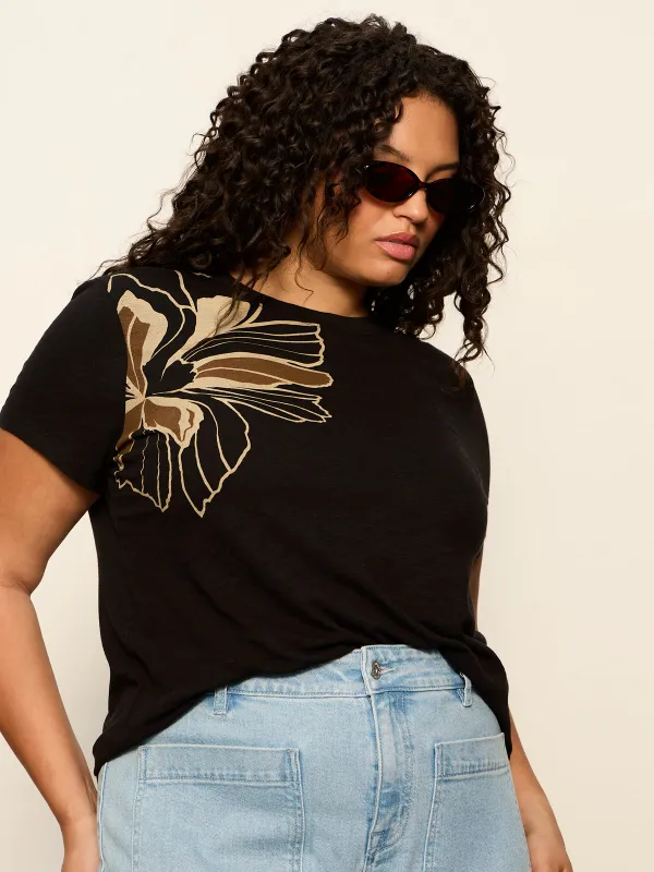 The Perfect Tee Lotus Placement Extended Sizing made by Sanctuary