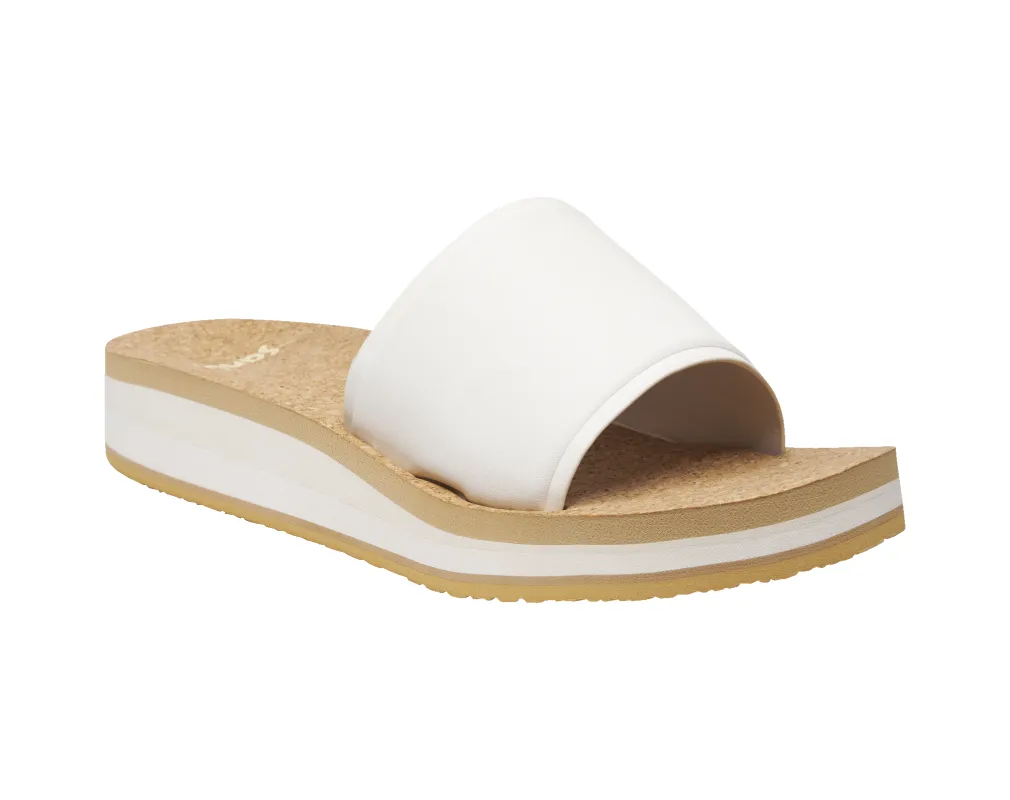 Highland Slide - Women - Marshmallow / 7 sold by Sanuk
