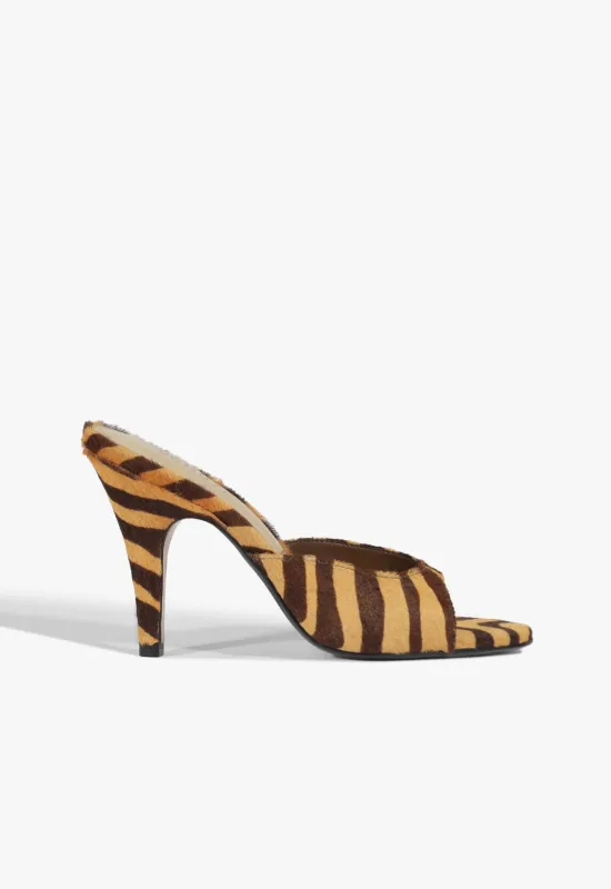 Clea Leather Sandal sold by SCHUTZ