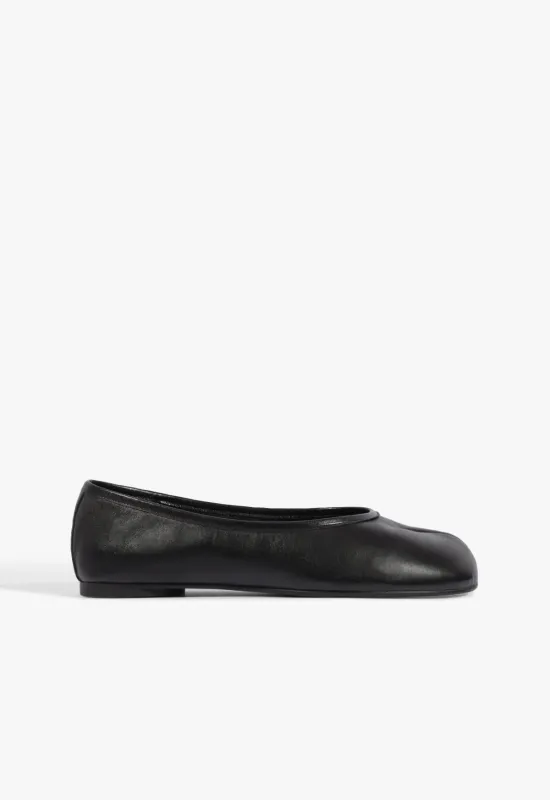 Yumi Leather Ballet Flat made by SCHUTZ
