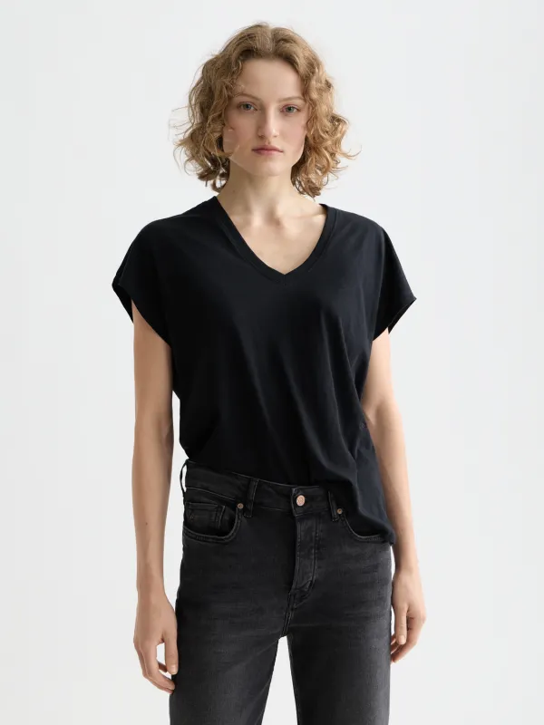 Slub v-neck t-shirt made by Scotch & Soda
