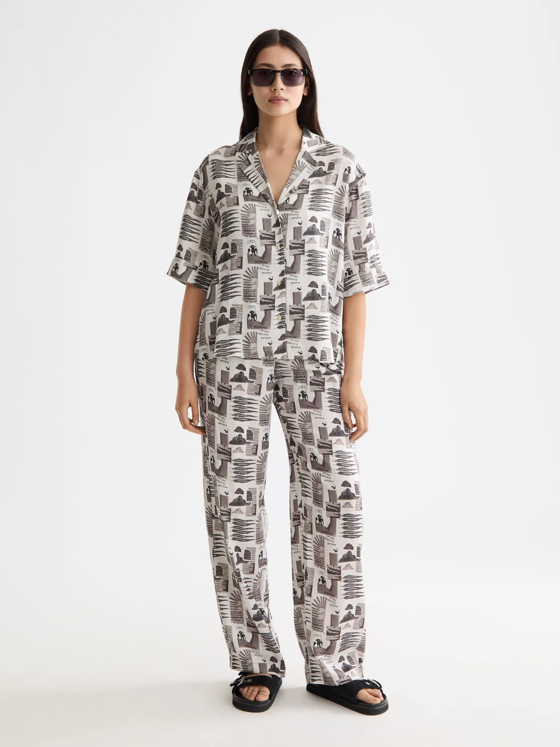 Printed short sleeved shirt sold by Scotch & Soda product image thumbnail 4