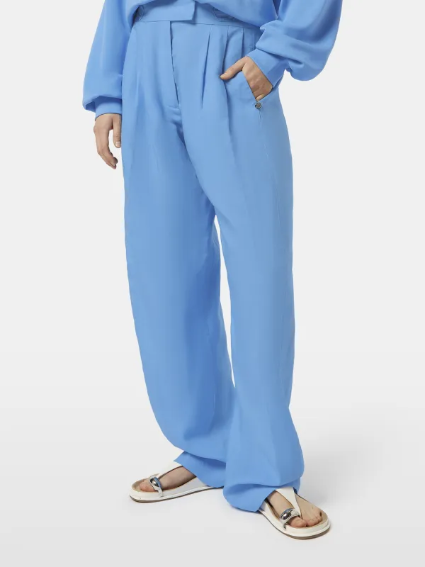 Quinn pleated pants made by Scotch & Soda