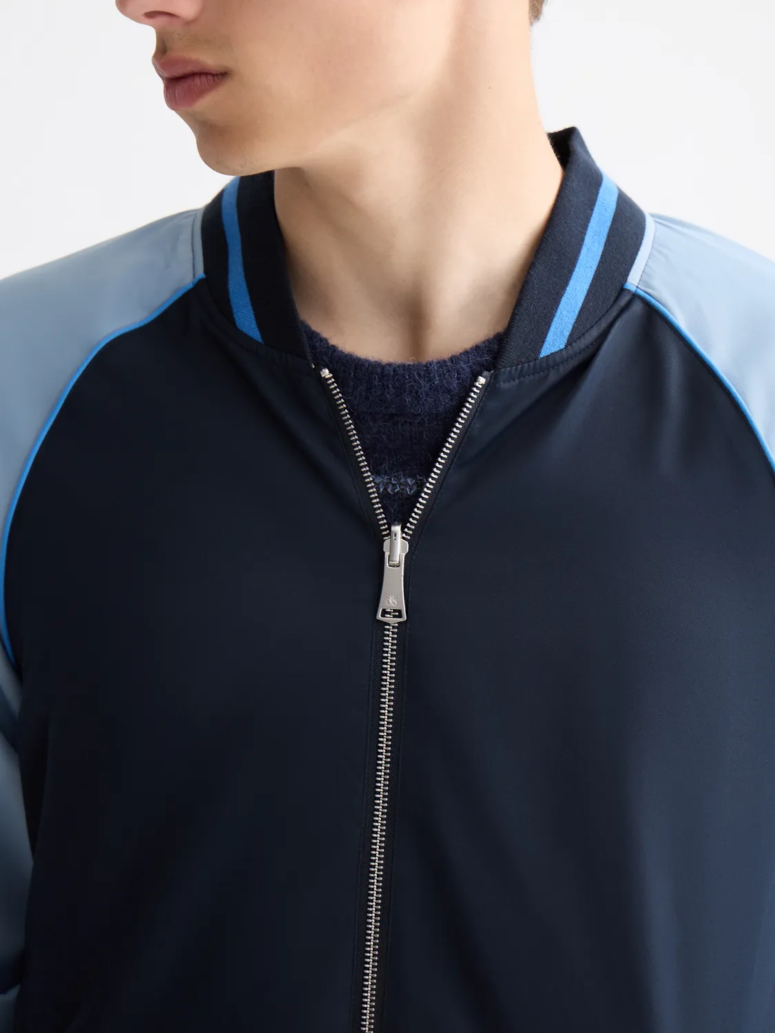 Reversible bomber sold by Scotch & Soda product image thumbnail 5