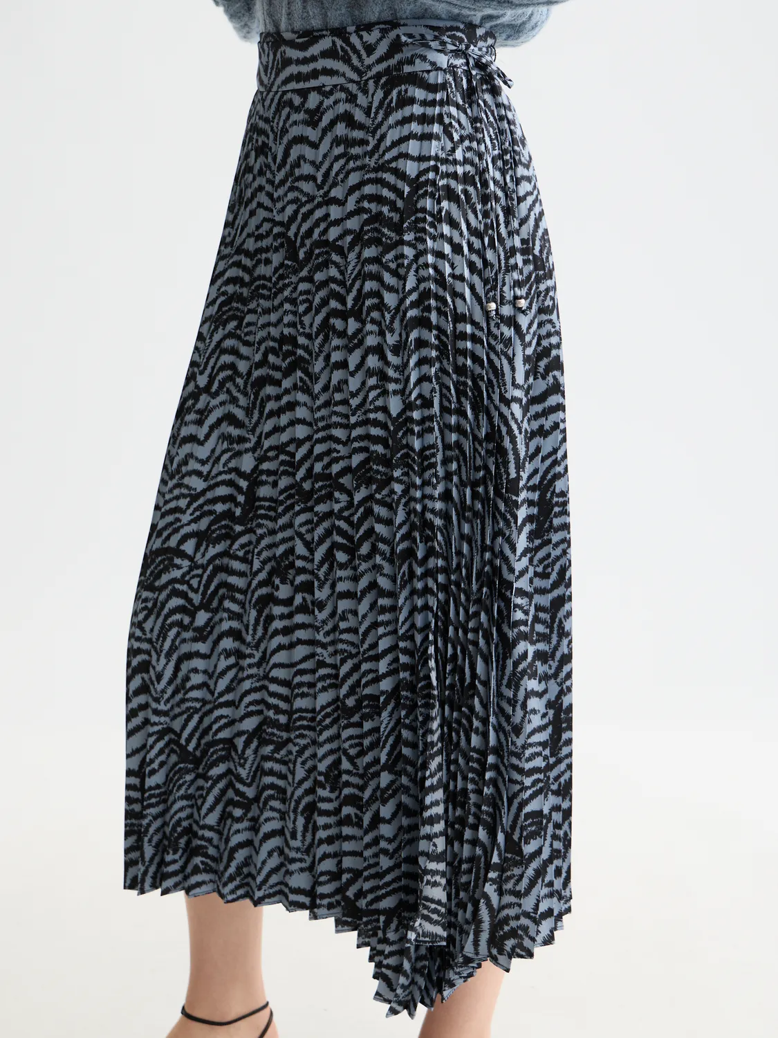 Asymmetrical pleated skirt sold by Scotch & Soda product image thumbnail 5