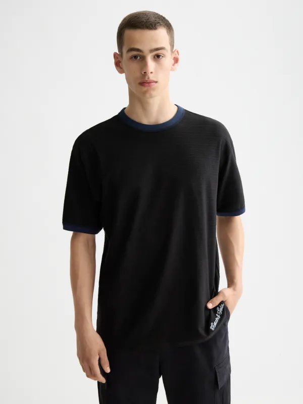 Bound neckline t-shirt made by Scotch & Soda