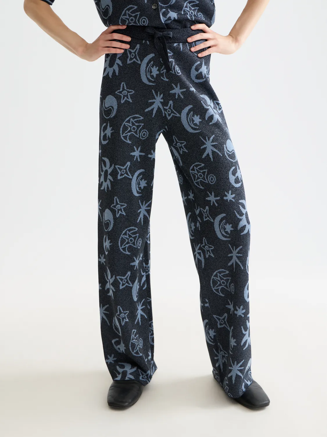 Jacquard knitted trousers sold by Scotch & Soda