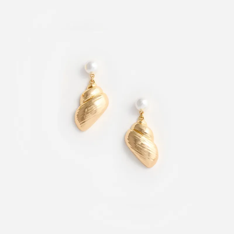 Pearl Gold Shell Earrings made by Self-Portrait