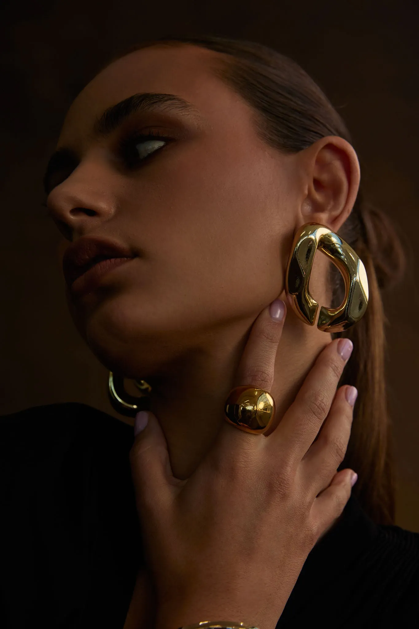 NOAH Chunky Ring Large Gold sold by Selfie Leslie product image thumbnail 4