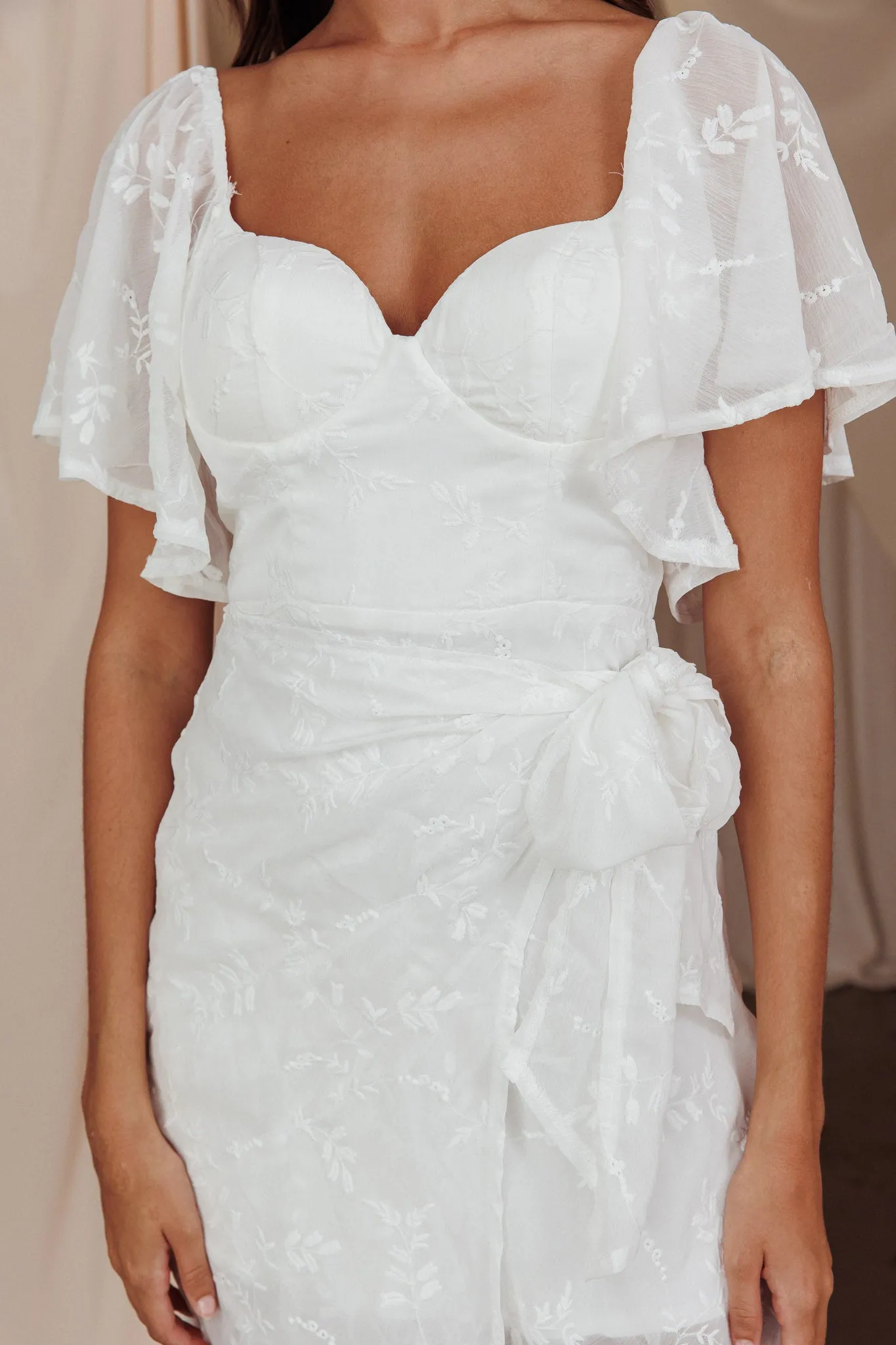 Aphrodite Molded Bust Angel Sleeve Midi Dress Floral White sold by Selfie Leslie product image thumbnail 4