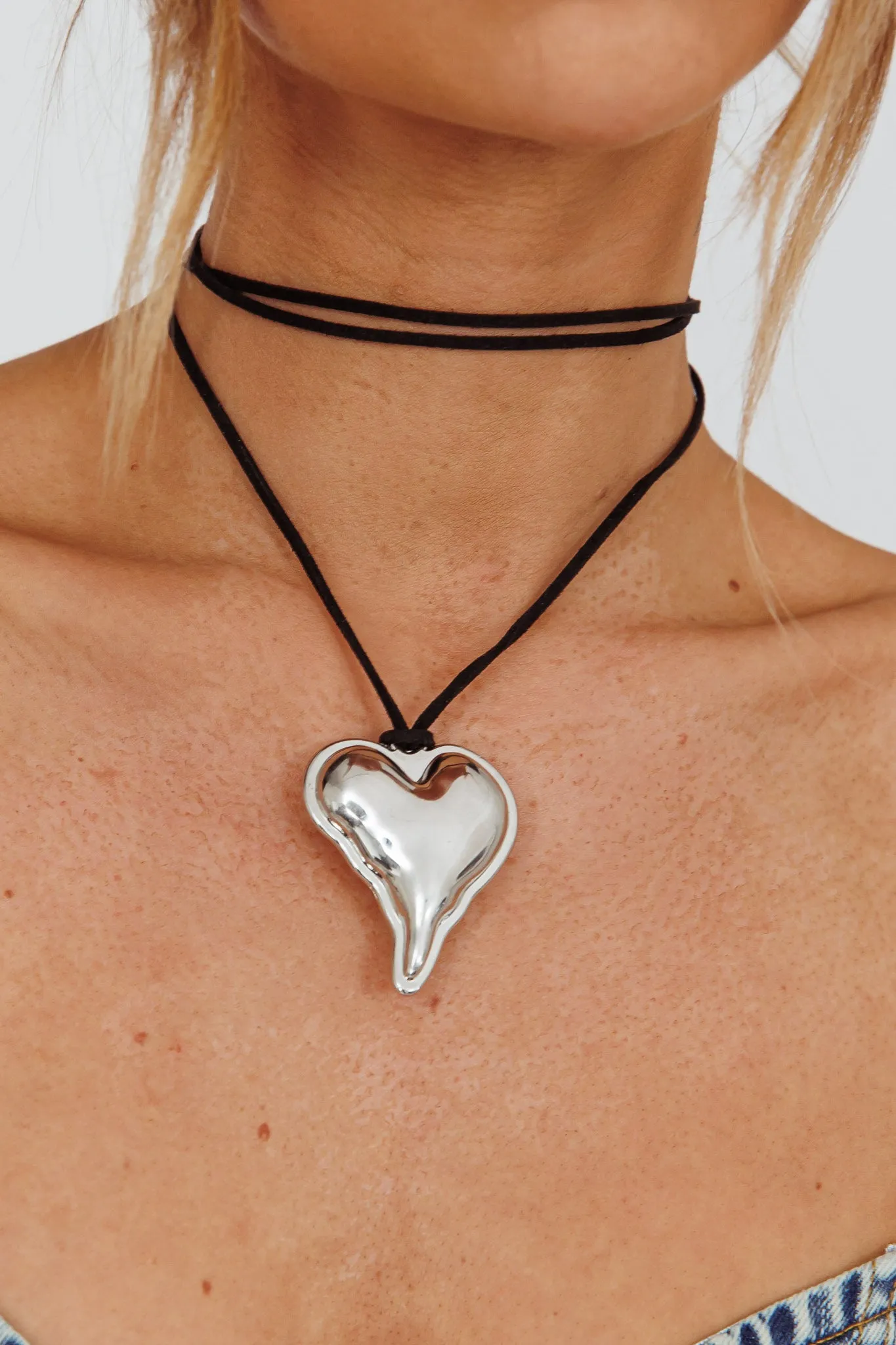 Corazon Heart Pendant Choker Silver sold by Selfie Leslie product image thumbnail 5