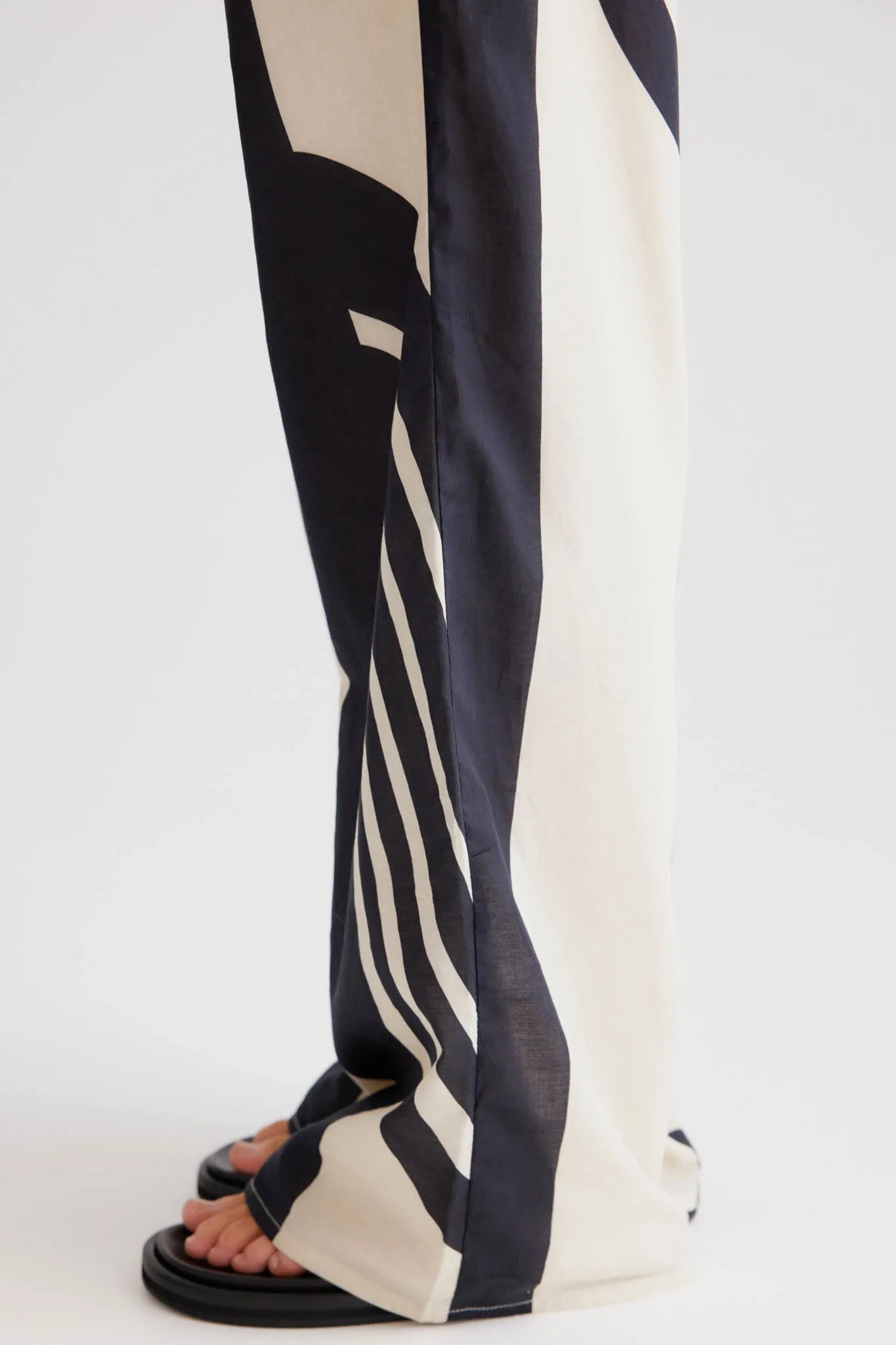 SNDYS Alba Pant Black Print sold by Selfie Leslie product image thumbnail 3