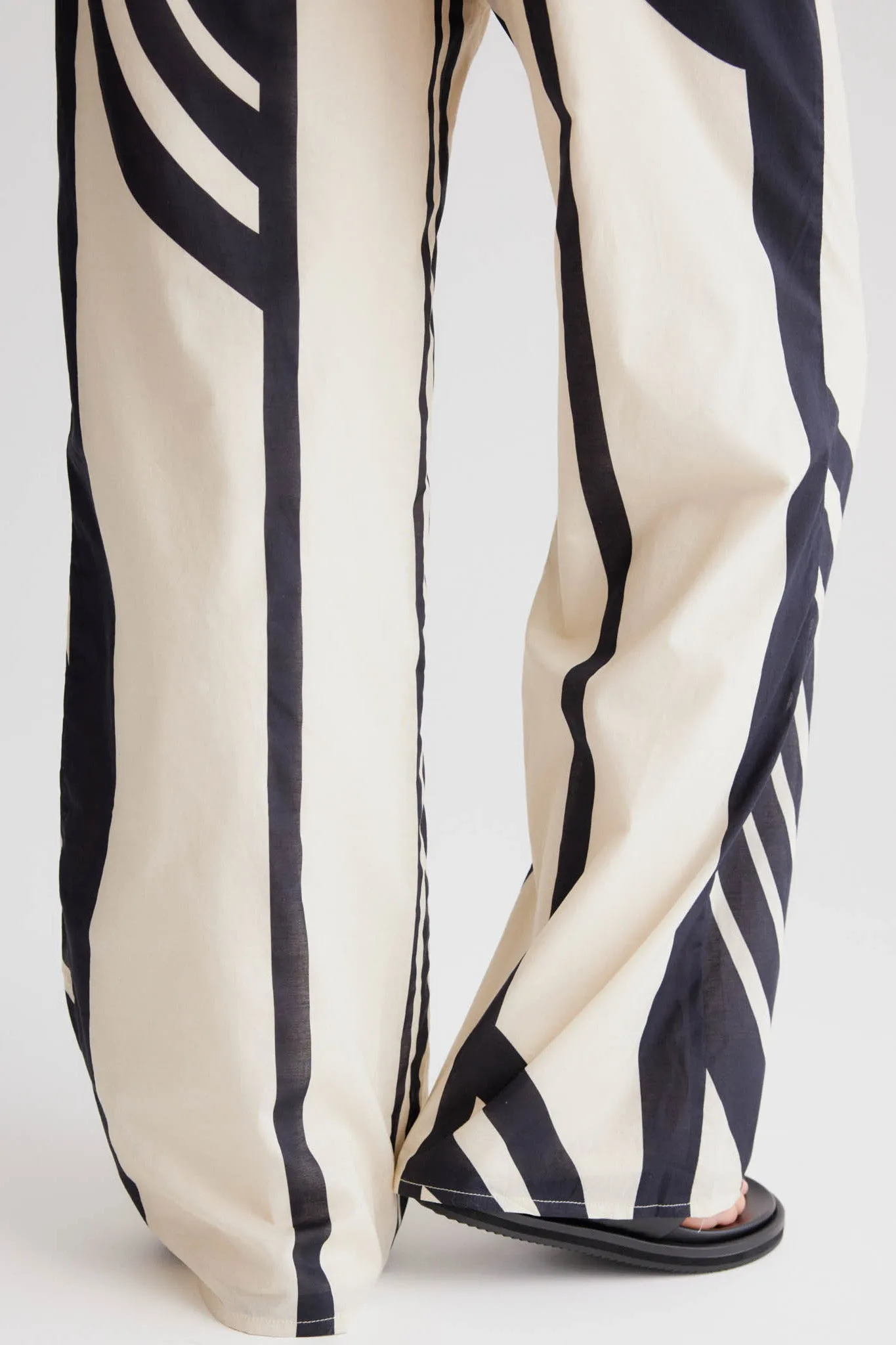 SNDYS Alba Pant Black Print sold by Selfie Leslie product image thumbnail 2