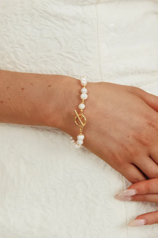 Alexander Freshwater Pearl Toggle Clasp Bracelet Gold sold by Selfie Leslie