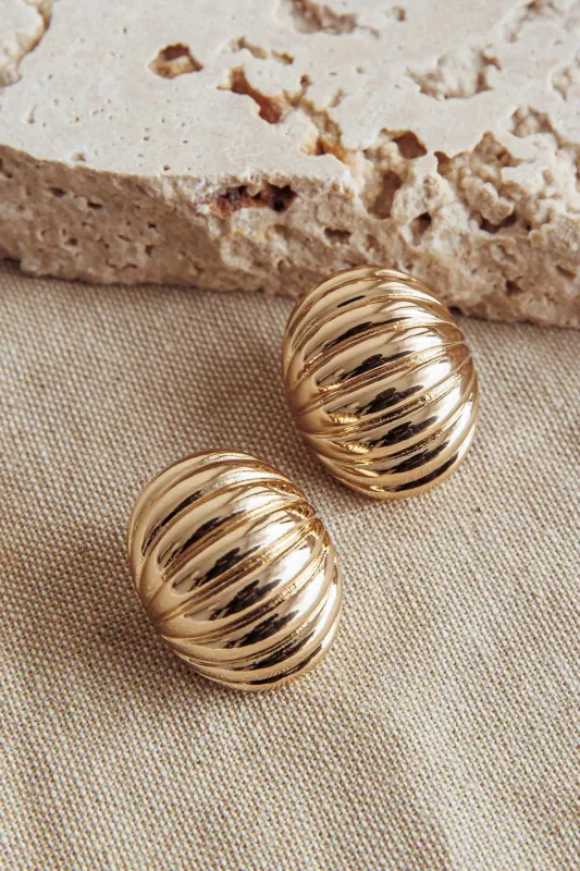 Shelly Ribbed Curve Earrings Gold sold by Selfie Leslie