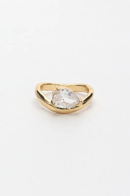 Angelisse Crystal Pear Ring Gold made by Selfie Leslie