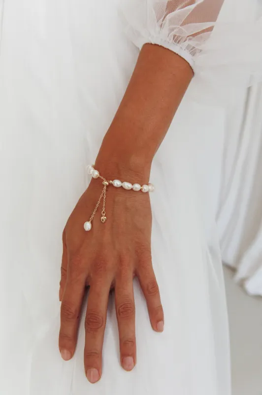 Sharie Baroque Pearl Bracelet Gold sold by Selfie Leslie