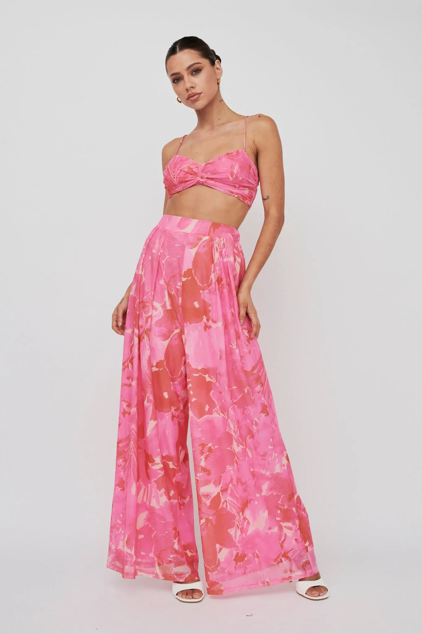 Tammi Tied Back Crop Top Print Blush sold by Selfie Leslie product image thumbnail 4