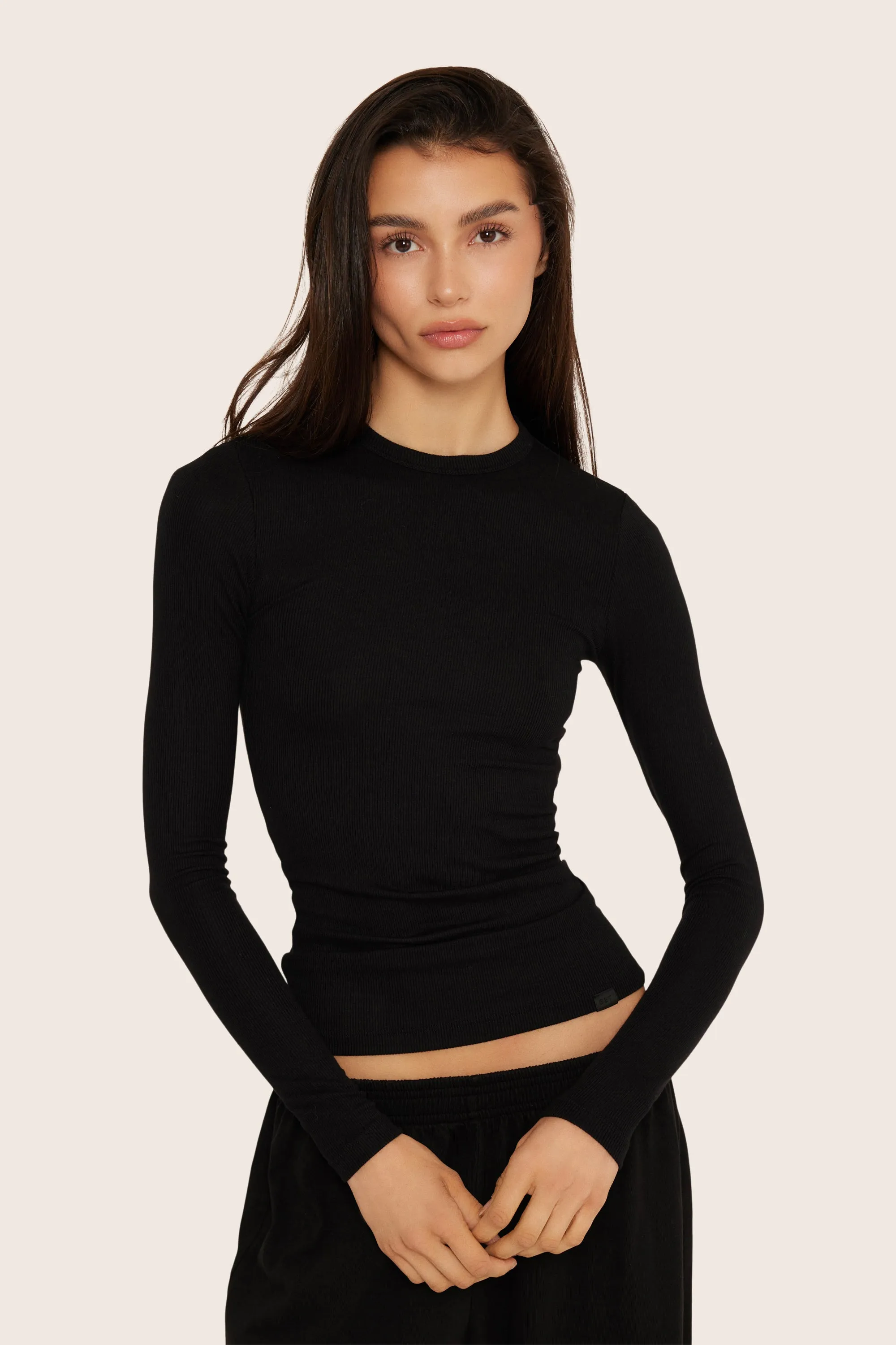 ESSENTIAL LONG SLEEVE - ONYX sold by SETactive product image thumbnail 3