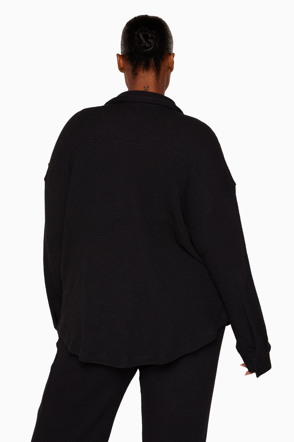 LOUNGE BUTTON DOWN - ONYX sold by SETactive product image thumbnail 3