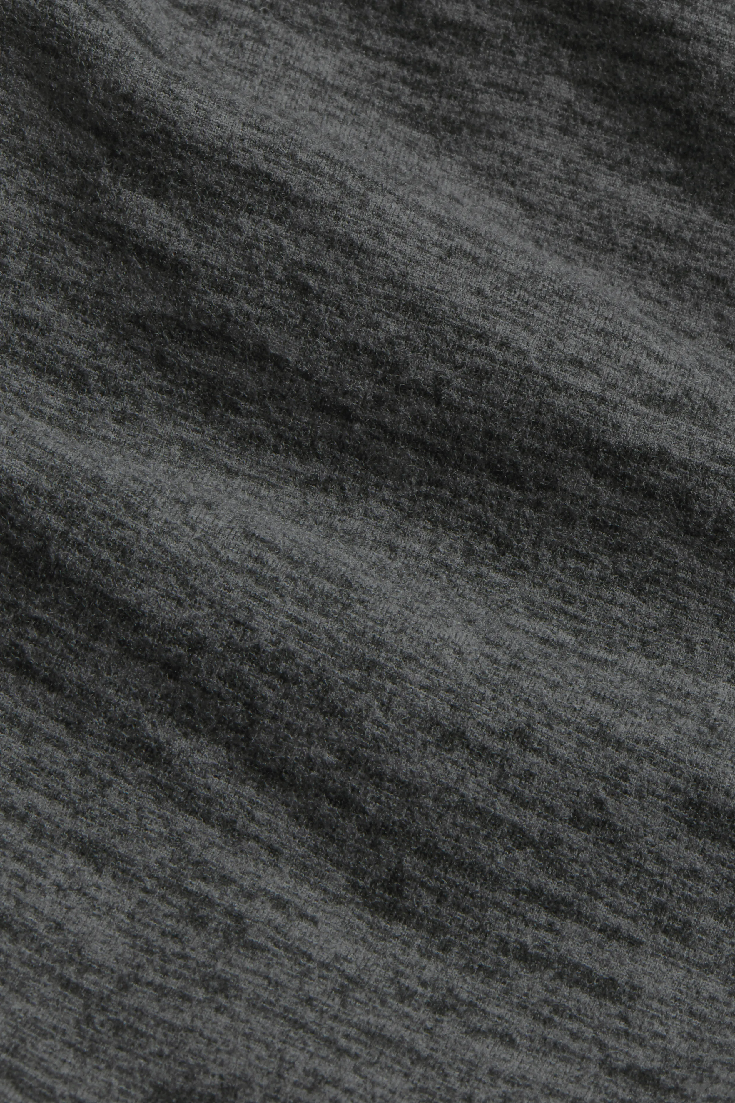 FORMCLOUD® CLOUD MID-RISE LEGGINGS - PEPPER HEATHER GREY 1.0 sold by SETactive product image thumbnail 4