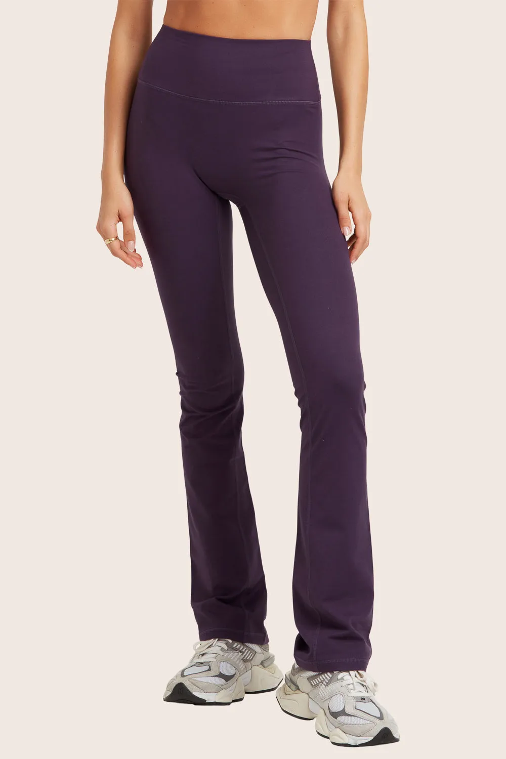 FORMCLOUD® CLOUD STRAIGHT LEGGINGS - PLUM sold by SETactive