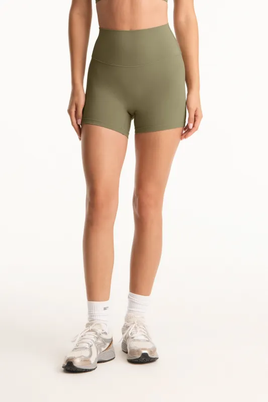AIRLUXE™ BREATHE PARKE SHORTS - BEACHGRASS sold by SETactive