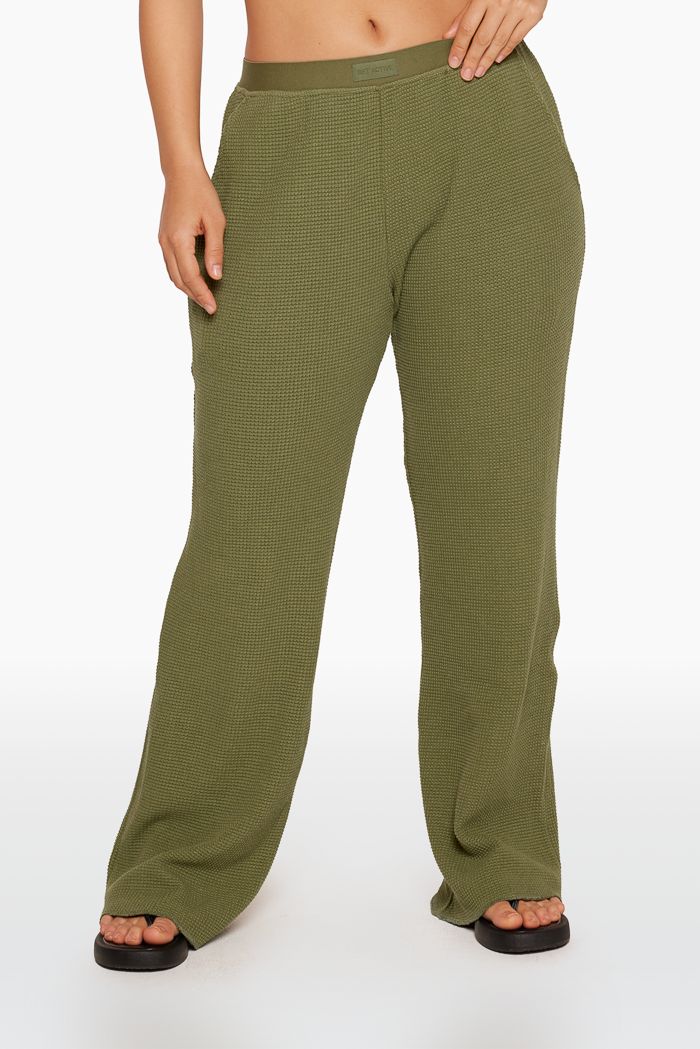 LOUNGE PANTS - CLOVER sold by SETactive