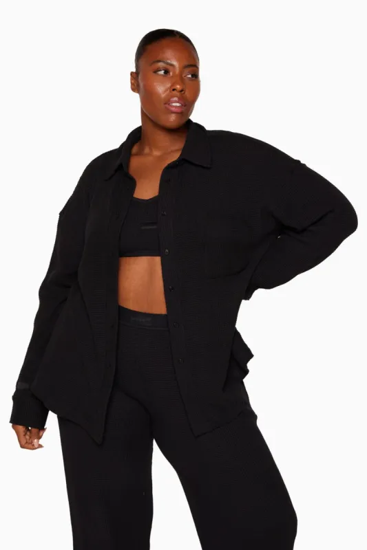 LOUNGE BUTTON DOWN - ONYX sold by SETactive