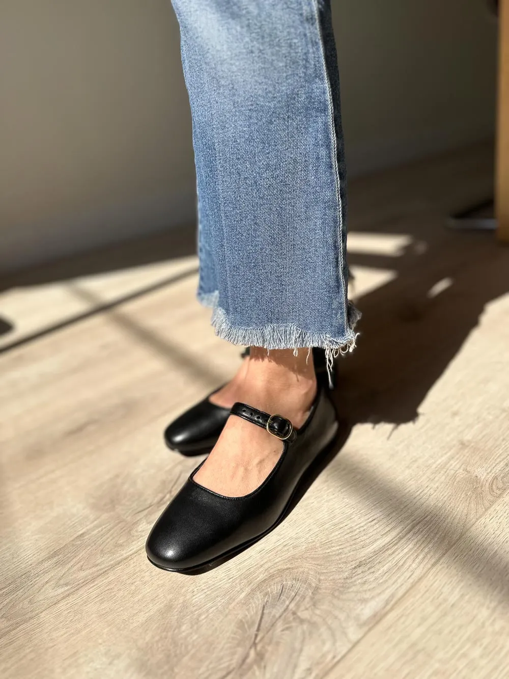 Magnolia Flat sold by Seychelles product image thumbnail 5