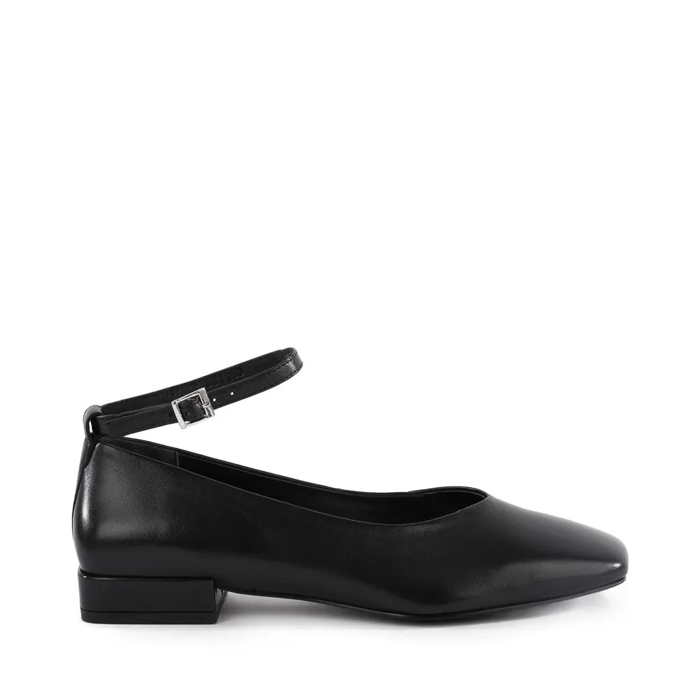 Pumpkin Flat sold by Seychelles