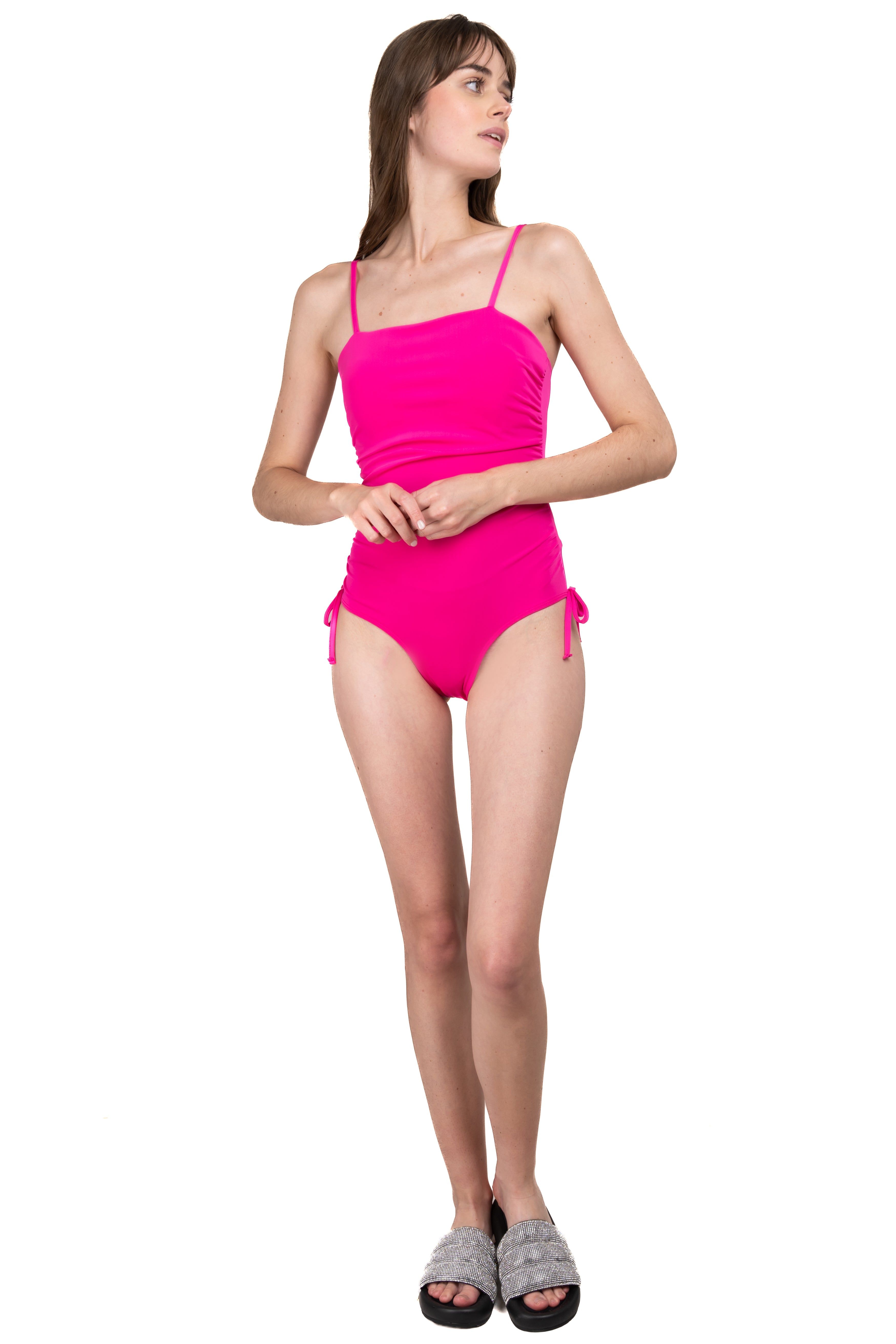 Traje de baño completo detalle jaretas costados sold by Shasa