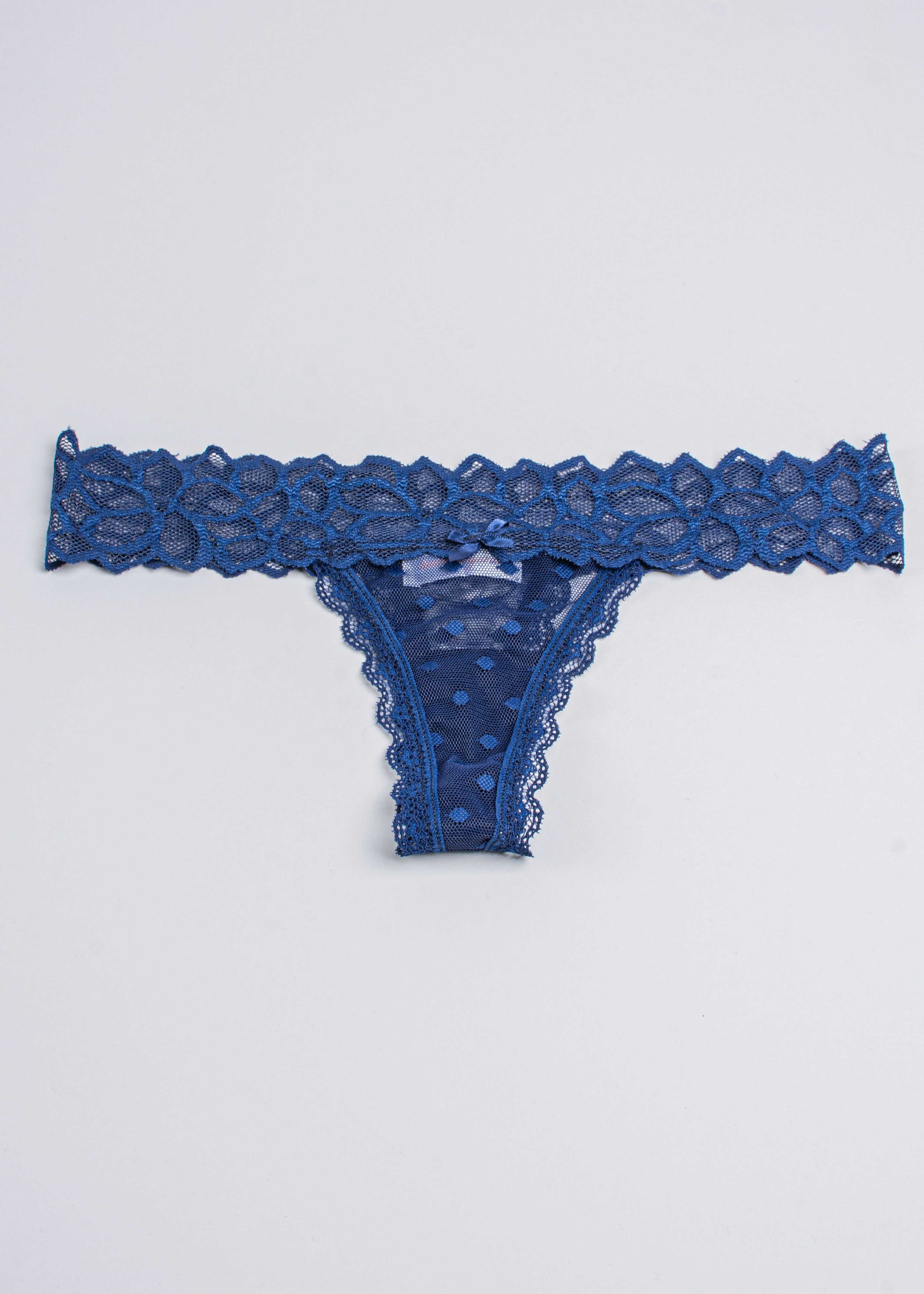 Tanga encaje flores sold by Shasa