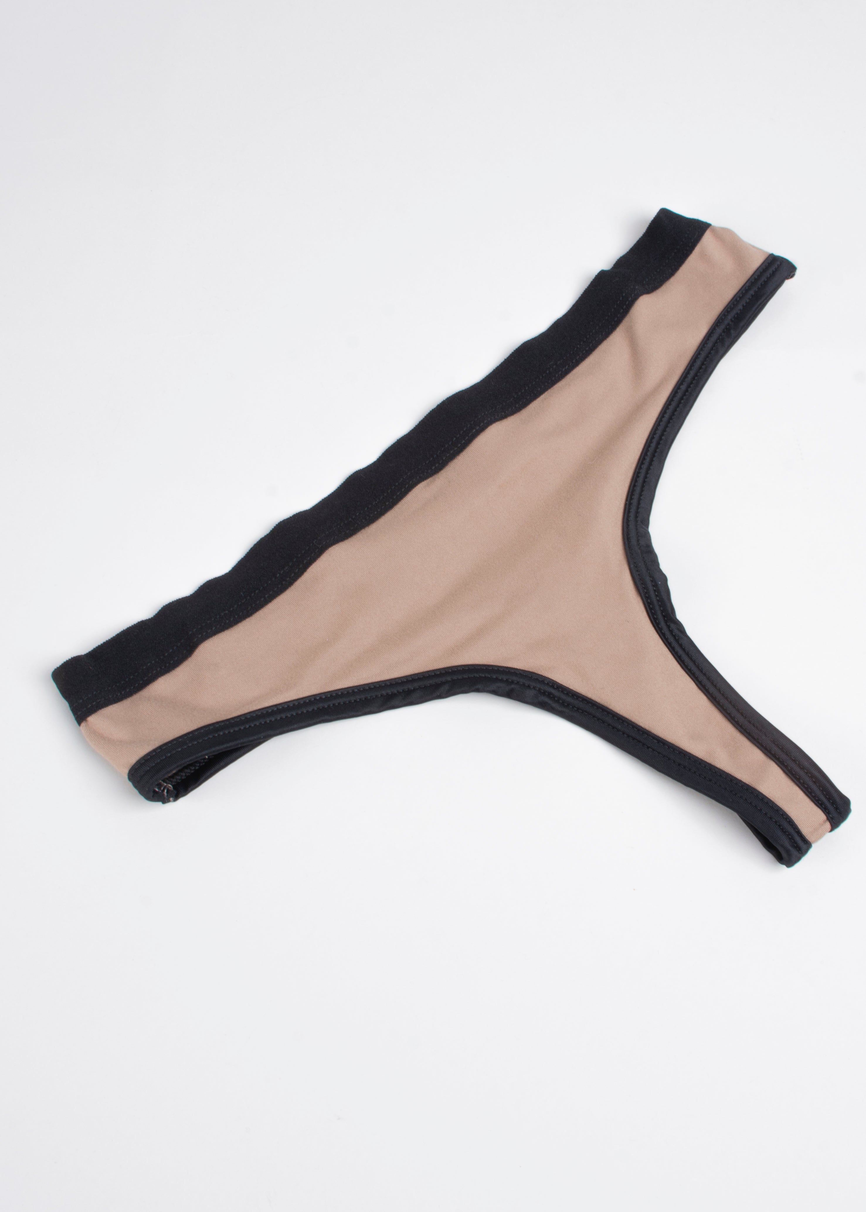 Tanga acanalada contraste sold by Shasa