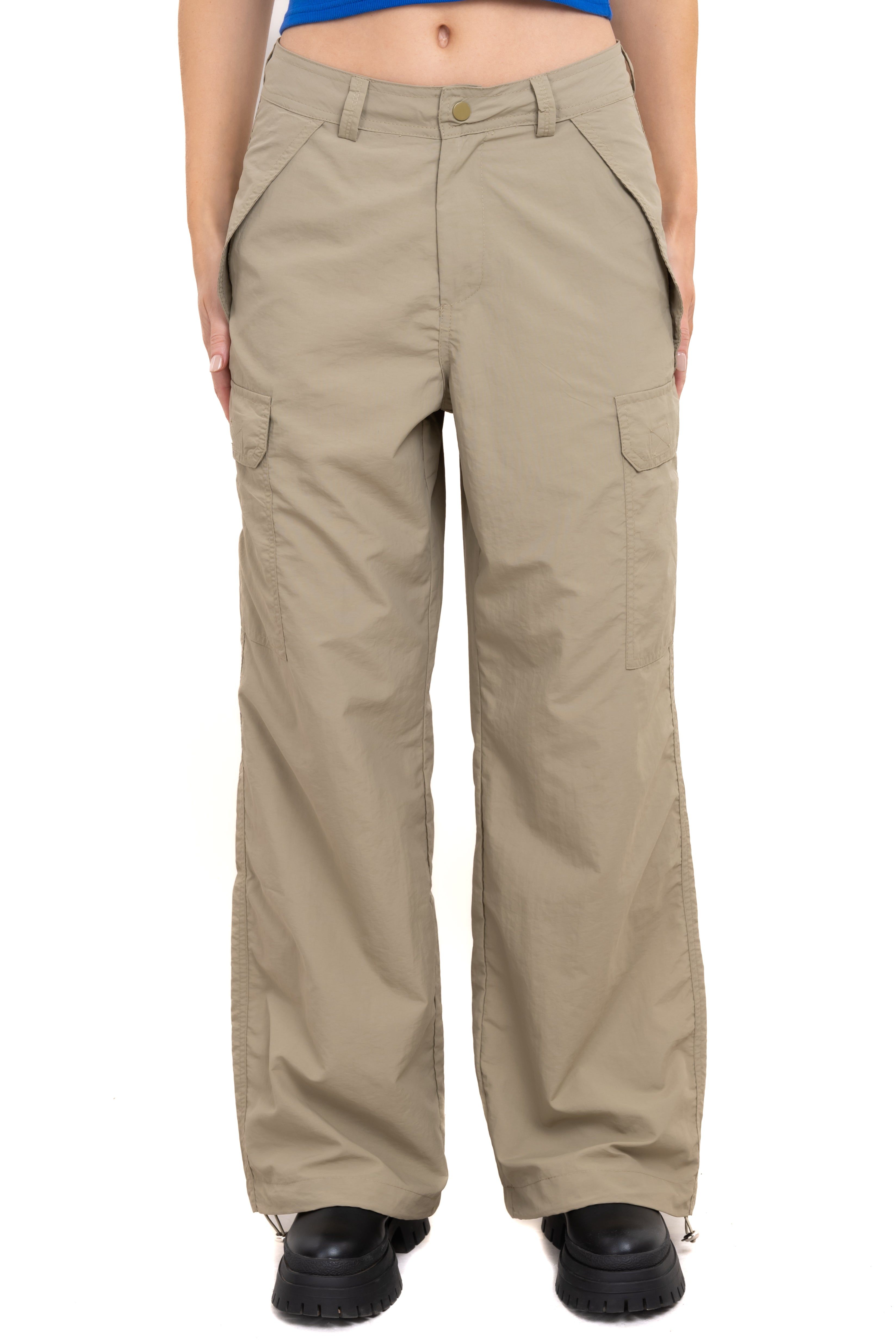 Pantalones cargo nylon sold by Shasa