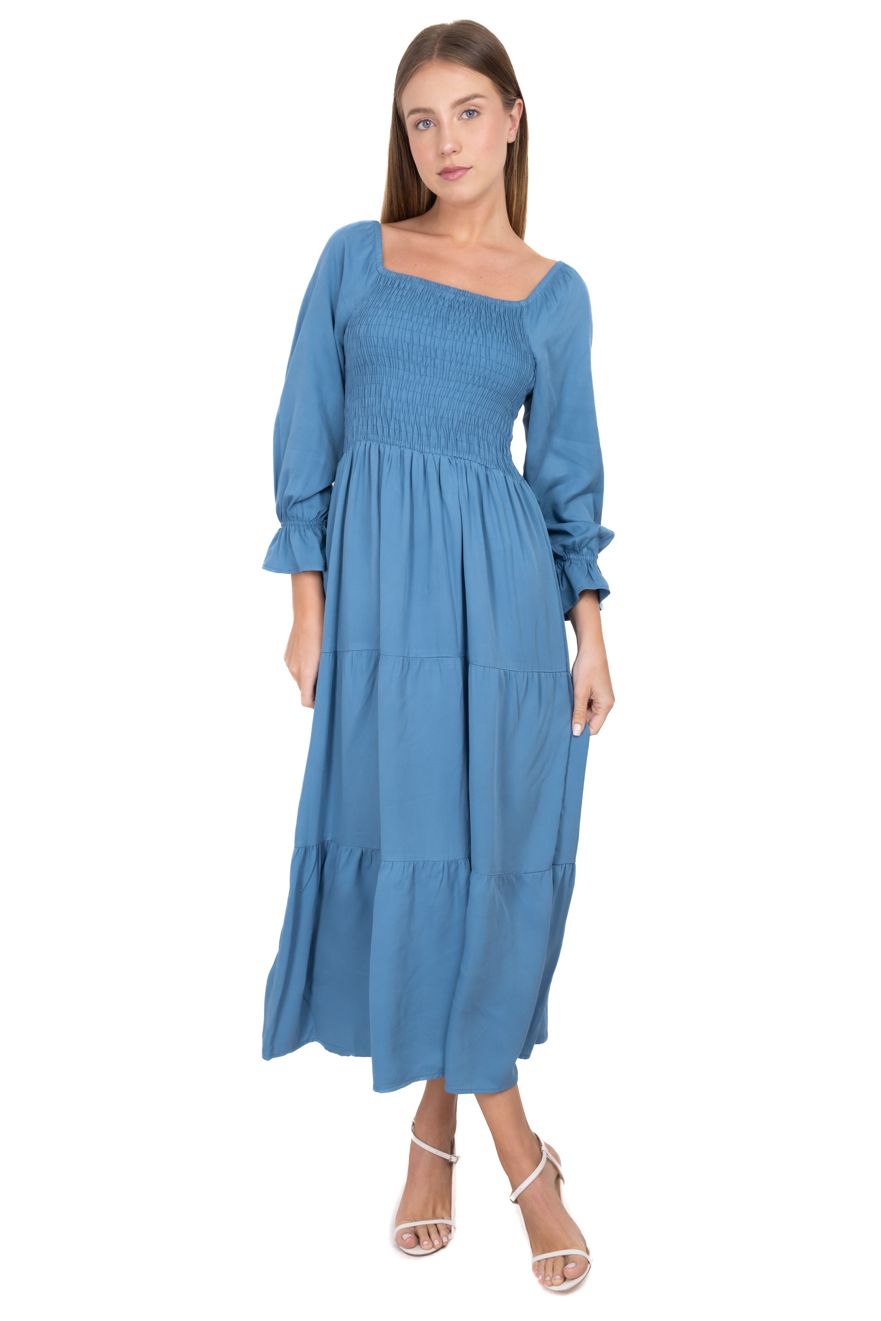 Vestido maxi smok escote cuadrado sold by Shasa