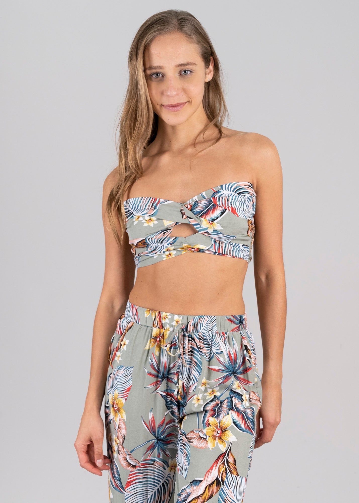 Top Crop Strapless Tropical sold by Shasa product image thumbnail 2
