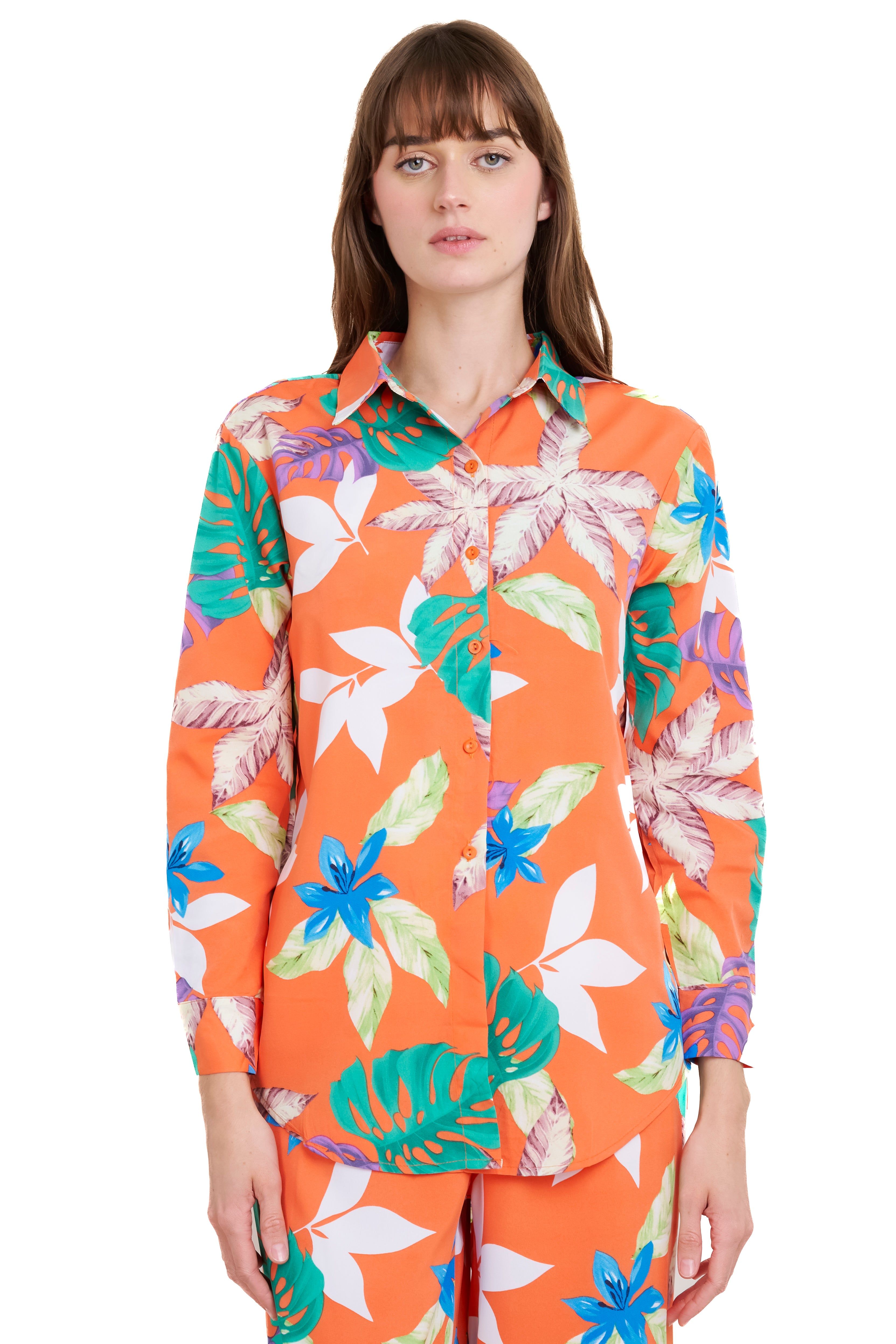 Camisa manga larga botones estampado flores sold by Shasa