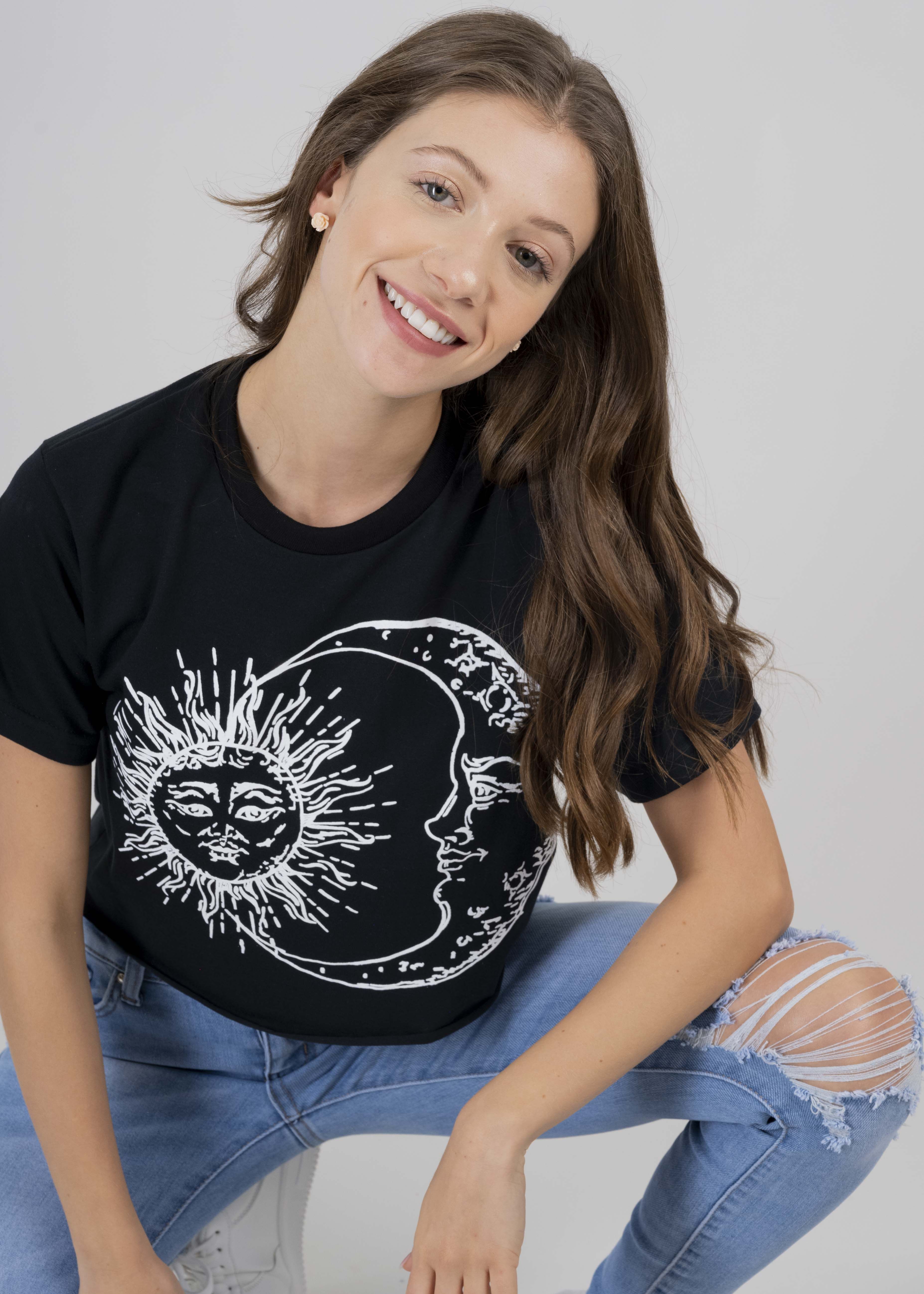 Playera Estampado Sol Luna sold by Shasa