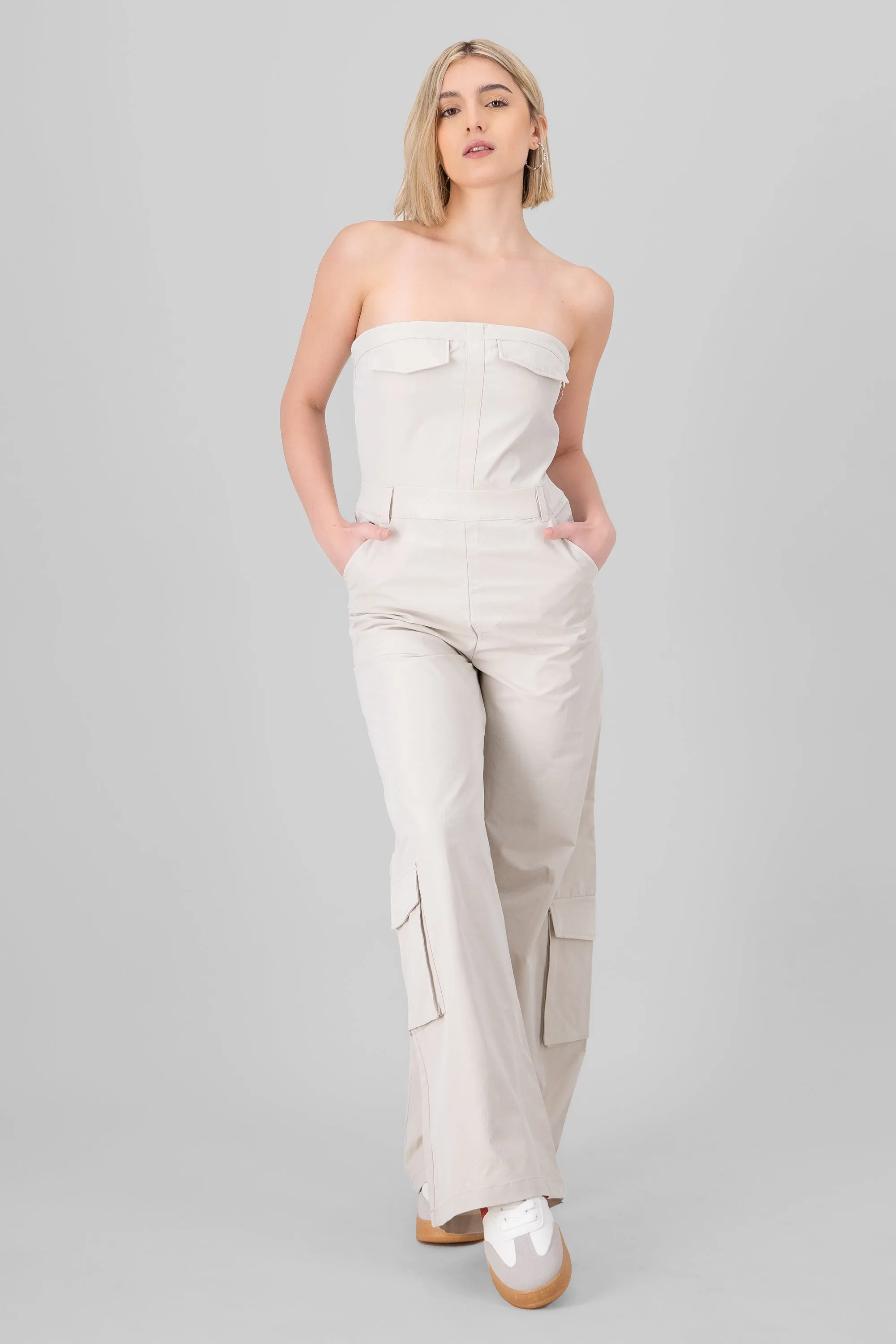 Jumpsuit liso cargo sold by Shasa