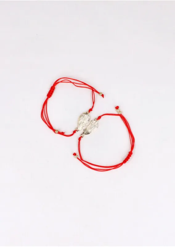 Set 2 Pulseras Corazon Rojo sold by Shasa