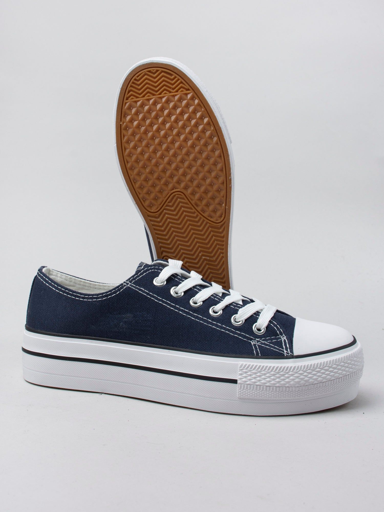 Tenis clásico canvas plataforma sold by Shasa product image thumbnail 4